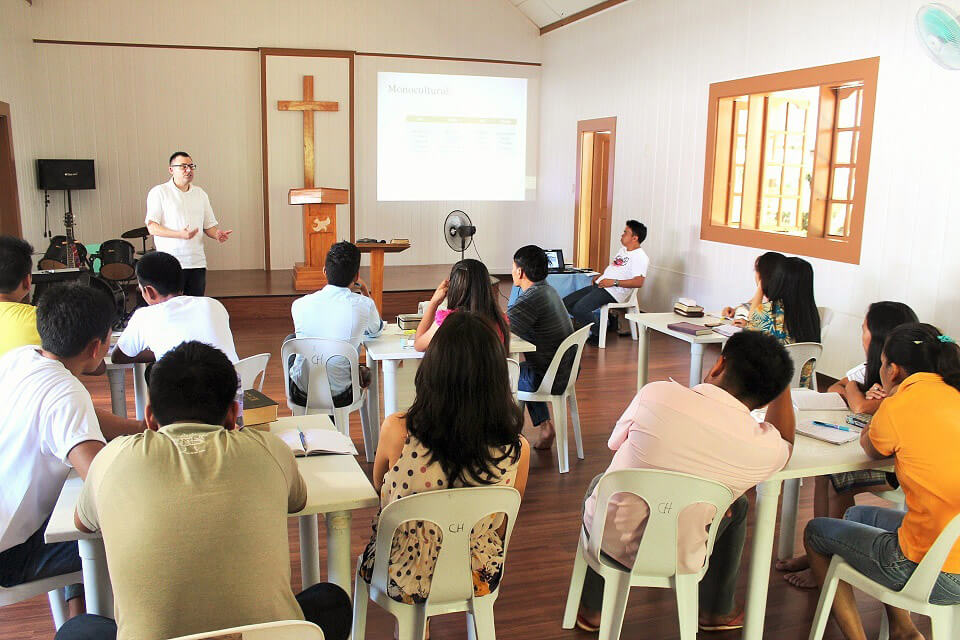 LMI's Jonathan Winter sharing in the Maranatha Bible College